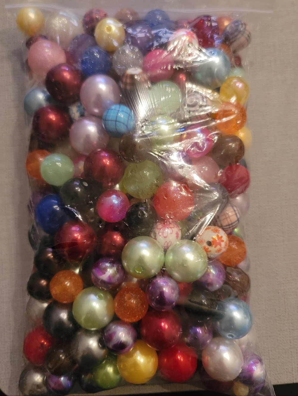 Extra Large Bag of Mixed Arcylic Assorted Beads Apprx 400 Multicolor Craft Beads